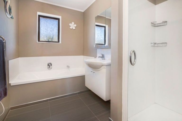 Photo of property in 9 Longitude Place, Whitby, Porirua, 5024