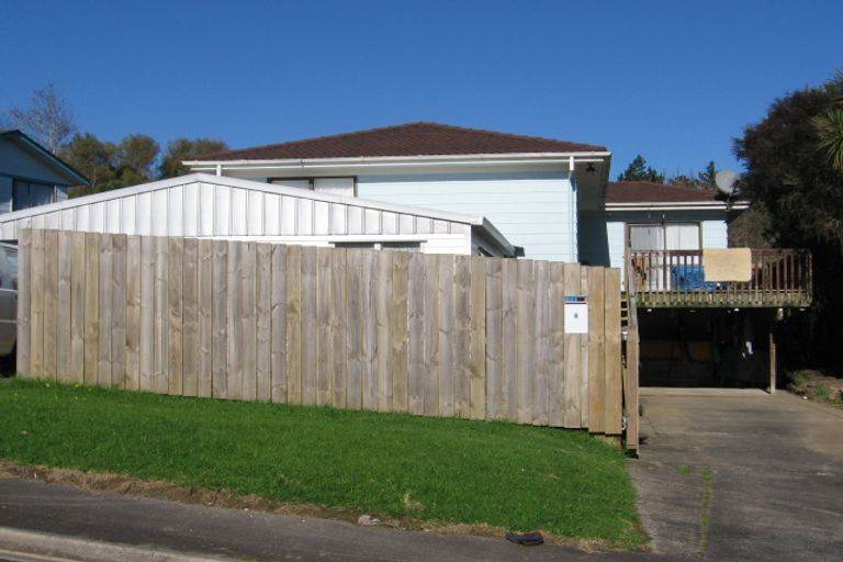 Photo of property in 8 Kellett Road, Ranui, Auckland, 0612