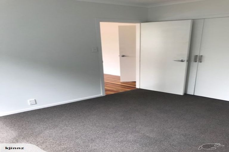 Photo of property in 2/74 Creswick Terrace, Northland, Wellington, 6012