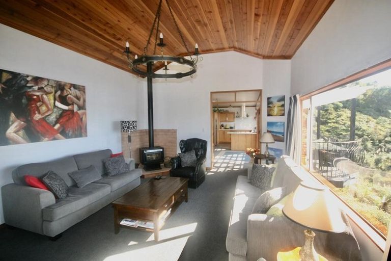 Photo of property in 16 Pine Grove, Tairua, 3508