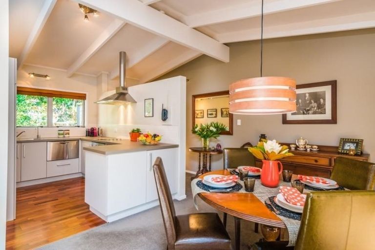 Photo of property in 2/52 Norwood Road, Bayswater, Auckland, 0622