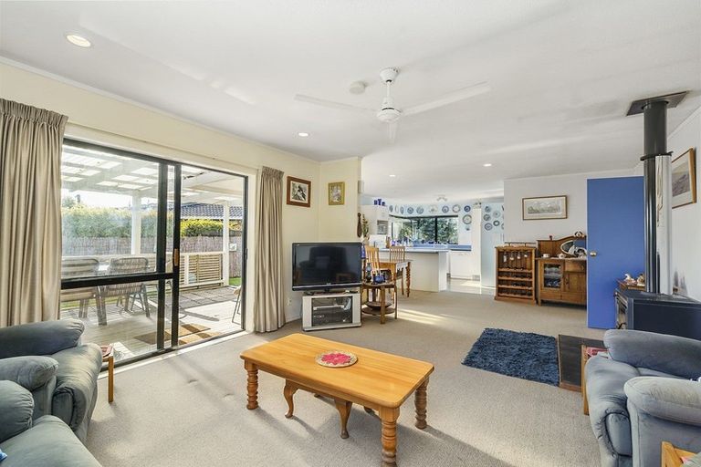 Photo of property in 79 Elizabeth Street, Waikanae, 5036