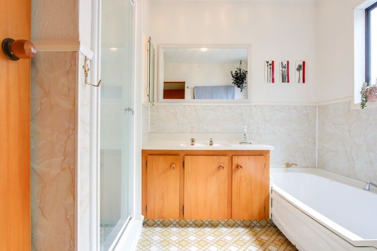 Photo of property in 28 Hospital Terrace, Hospital Hill, Napier, 4110