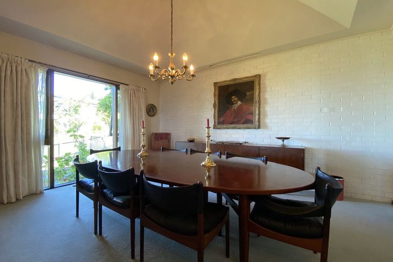 Photo of property in 18 Burford Place, Mellons Bay, Auckland, 2014