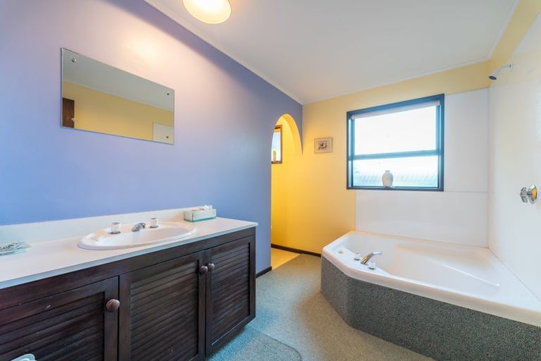 Photo of property in 3 Allan Street, Waimate, 7924