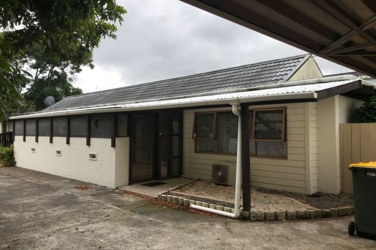 Photo of property in 2/54 Ray Small Drive, Pahurehure, Papakura, 2113