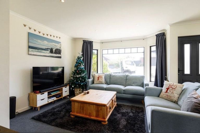 Photo of property in 12a Landsdowne Terrace, Karori, Wellington, 6012