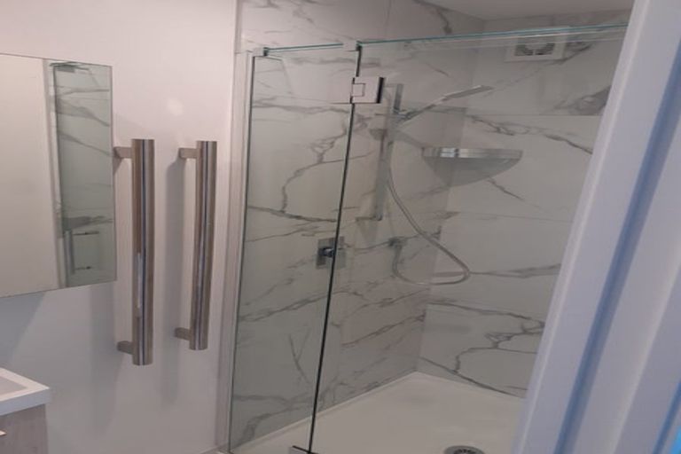 Photo of property in 3/7 Flanshaw Road, Te Atatu South, Auckland, 0610