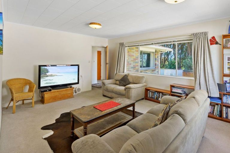 Photo of property in 44 Toi Street, Otaki Beach, Otaki, 5512