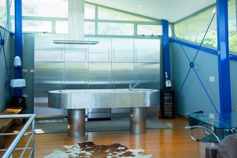 Photo of property in 13 Kotare Place, South Bay, Kaikoura, 7300