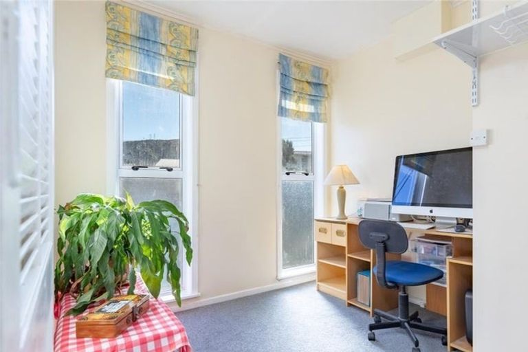 Photo of property in 14 Manor Drive, Stokes Valley, Lower Hutt, 5019