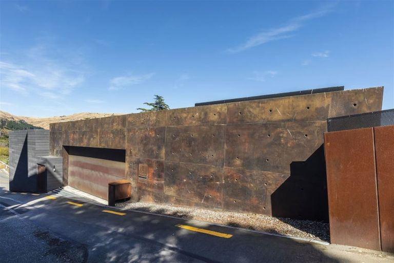 Photo of property in 1 Whitewash Head Road, Scarborough, Christchurch, 8081