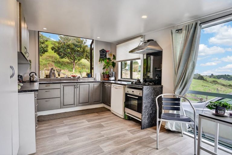 Photo of property in 63 Porter Road, Paparoa, 0571