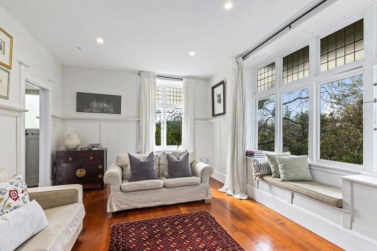 Photo of property in 40 Ngaio Road, Kelburn, Wellington, 6012