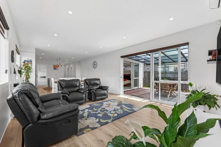 Photo of property in 66 Vinistra Road, Kumeu, 0810