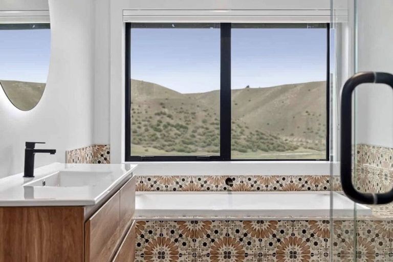 Photo of property in 2 Judare Drive, Lowburn, Cromwell, 9384