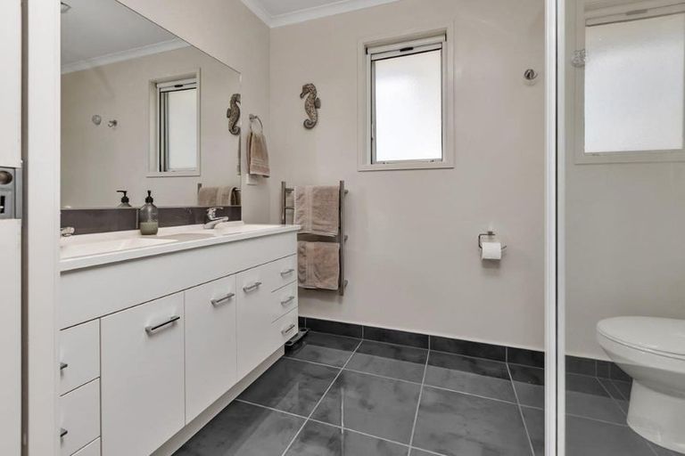 Photo of property in 109 Tamure Place, Ruakaka, 0116