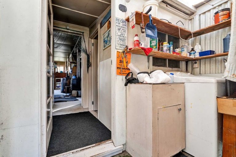 Photo of property in 82 Railway Street, Eltham, 4322