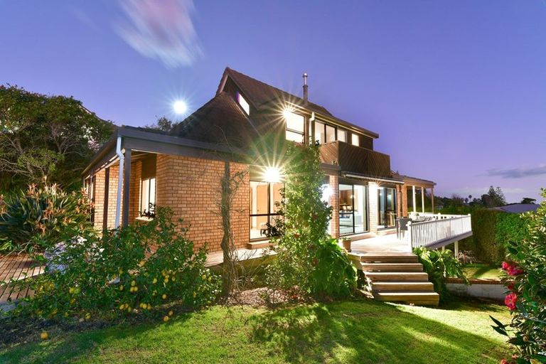 Photo of property in 1124 Whangaparaoa Road, Tindalls Beach, Whangaparaoa, 0930