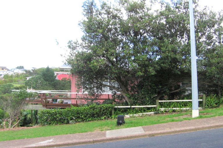 Photo of property in 1 Glenelg Road, Red Beach, 0932