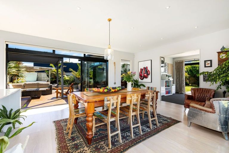 Photo of property in 11 Sumner Terrace, Aotea, Porirua, 5024