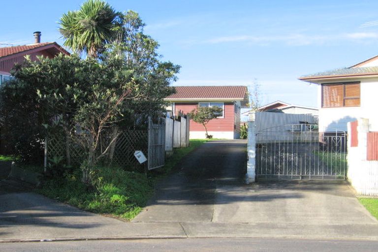 Photo of property in 12 Rimini Place, Clover Park, Auckland, 2023