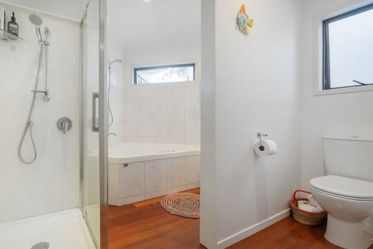 Photo of property in 18 Ringwood Place, Whitianga, 3510