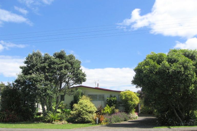 Photo of property in 44 Hillview Road, Waihi Beach, 3611
