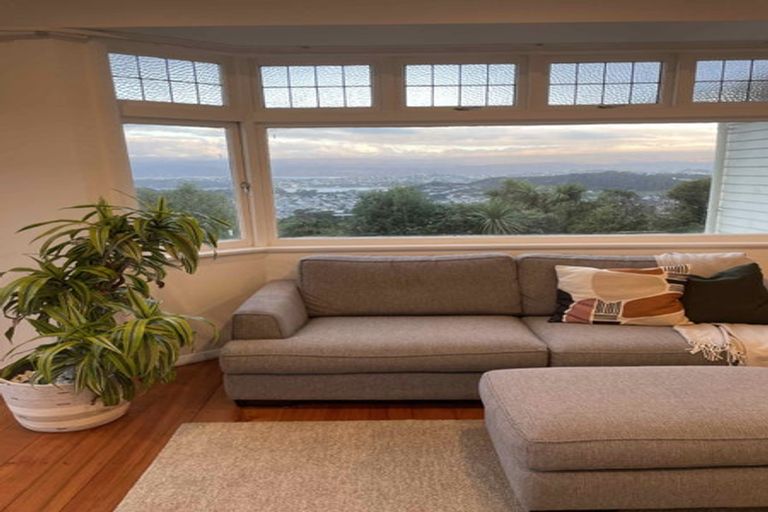 Photo of property in 43 Mills Road, Brooklyn, Wellington, 6021