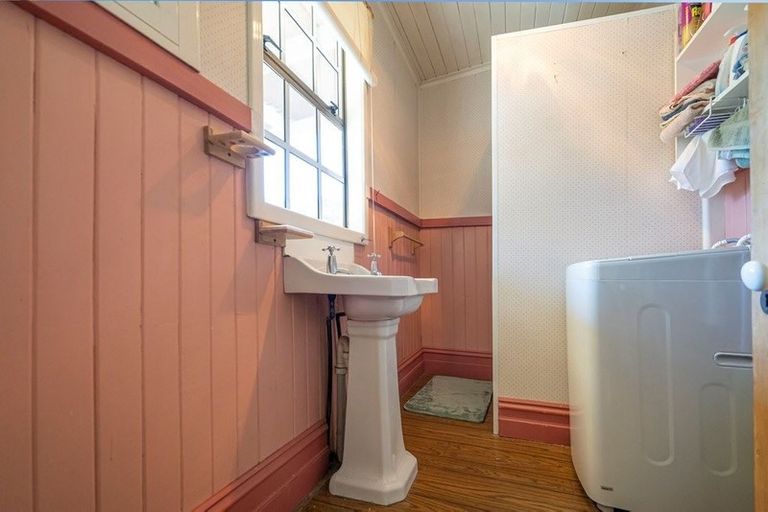 Photo of property in 8 Fraser Street, Clyde, 9330