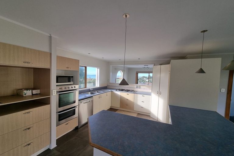 Photo of property in 31 Jellicoe Road, Murrays Bay, Auckland, 0630
