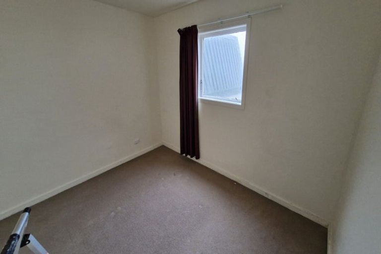 Photo of property in 2/112 Dowse Drive, Maungaraki, Lower Hutt, 5010