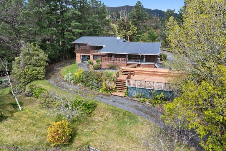 Photo of property in 70 Kaitoke Loop, Kaitoke, Upper Hutt, 5018