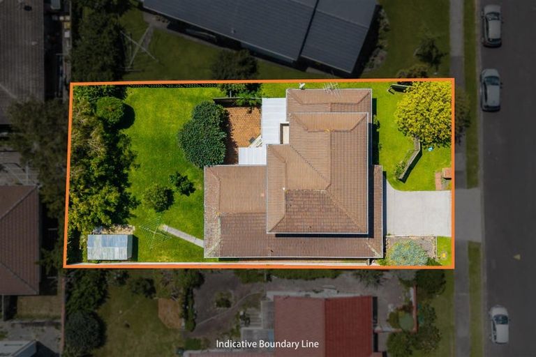 Photo of property in 6 Majesty Place, Half Moon Bay, Auckland, 2012