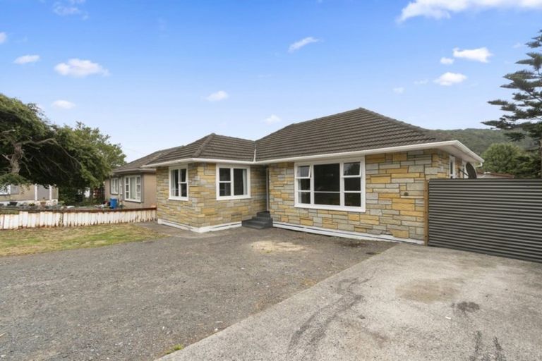 Photo of property in 88 Coast Road, Wainuiomata, Lower Hutt, 5014