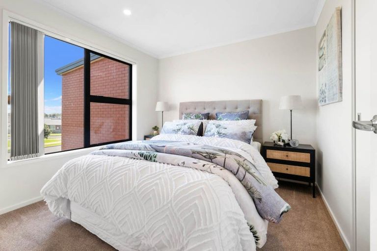 Photo of property in 12 Fermi Lane, Papakura, 2110