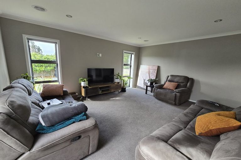 Photo of property in 116 Endeavour Drive, Whitby, Porirua, 5024