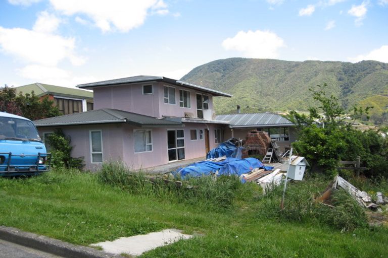 Photo of property in 7 Taranaki Street, Picton, 7220