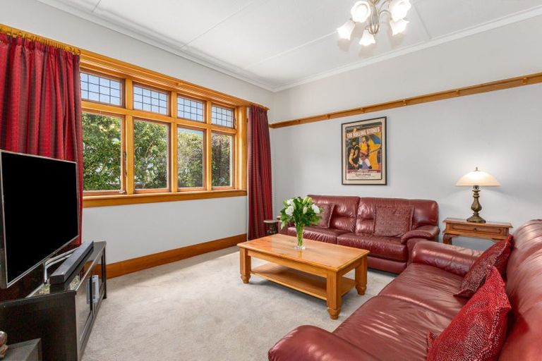 Photo of property in 77 Totara Crescent, Woburn, Lower Hutt, 5011