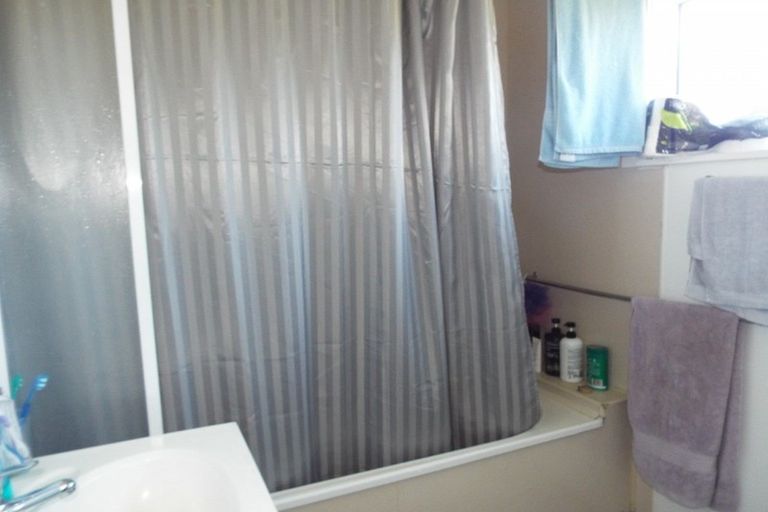 Photo of property in 8b Kouma Place, Fairy Springs, Rotorua, 3015