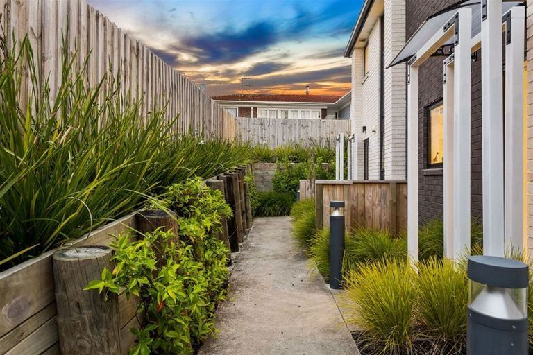 Photo of property in 8/45 Vera Road, Te Atatu South, Auckland, 0610