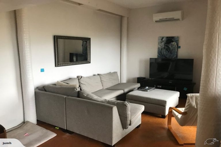 Photo of property in 84a Moncks Spur Road, Redcliffs, Christchurch, 8081