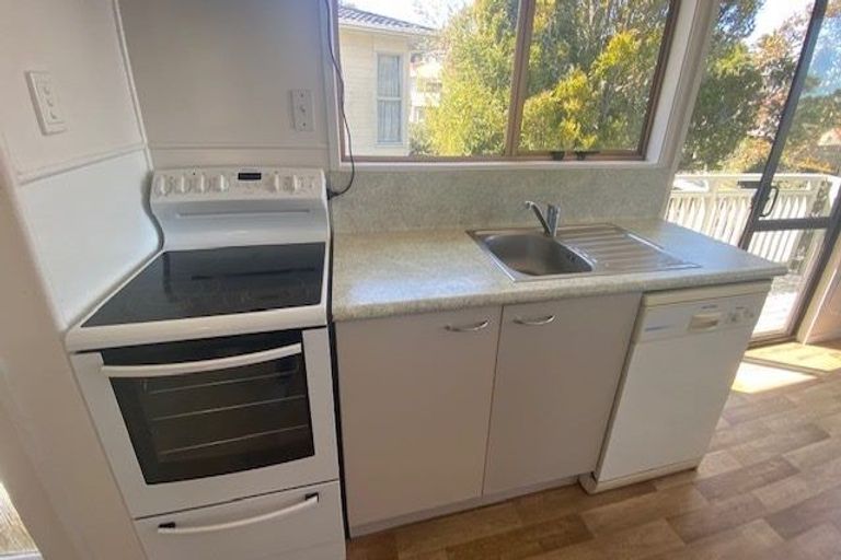 Photo of property in 66 Lavery Place, Sunnynook, Auckland, 0632