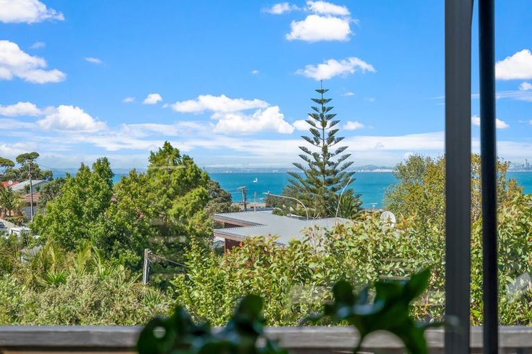 Photo of property in 2/930 Whangaparaoa Road, Manly, Whangaparaoa, 0930