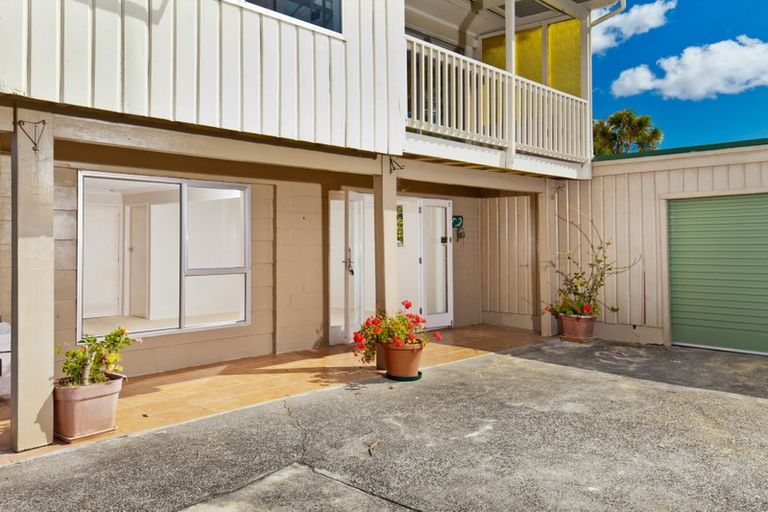 Photo of property in 2/38 Glenvar Road, Torbay, Auckland, 0630
