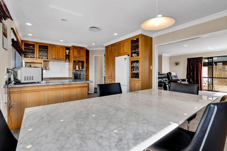 Photo of property in 20 Kellyville Heights, Merrilands, New Plymouth, 4312