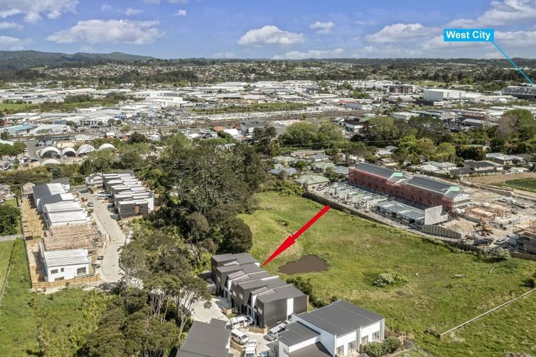 Photo of property in 28 Korokio Lane, Henderson, Auckland, 0612
