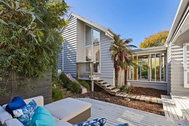 Photo of property in 17 Lydia Avenue, Northcote, Auckland, 0627