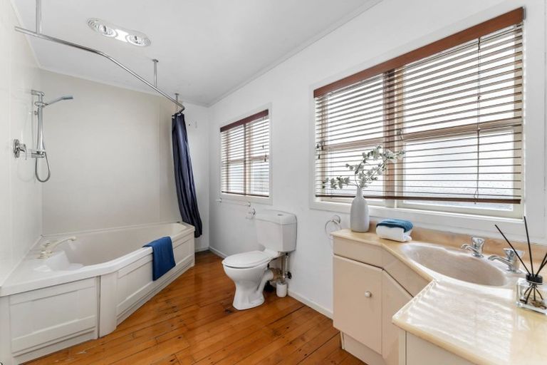 Photo of property in 54 Andrew Road, Howick, Auckland, 2010