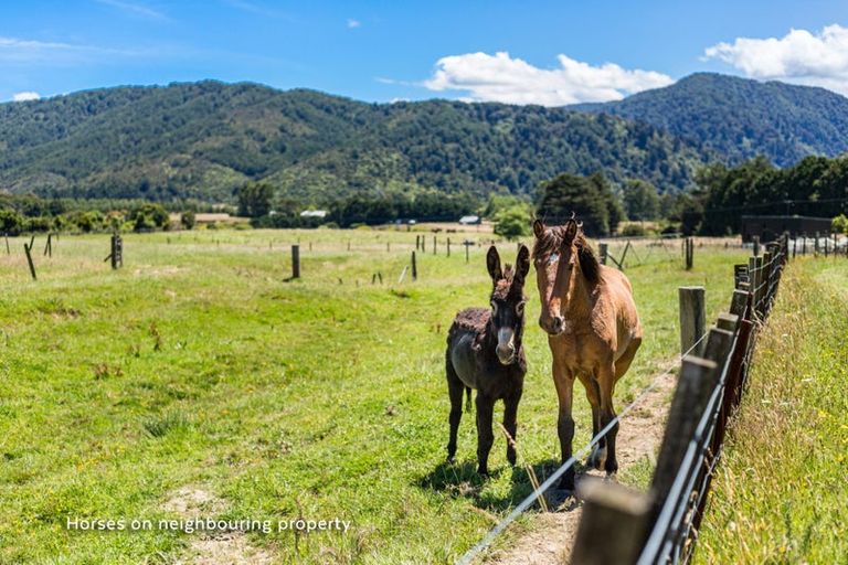 Photo of property in 68a Marchant Road, Kaitoke, Upper Hutt, 5018